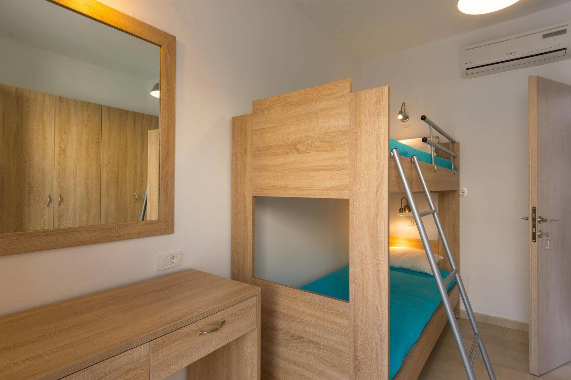 Socrates Apartmens & Restaurant Milatos Exteriör bild